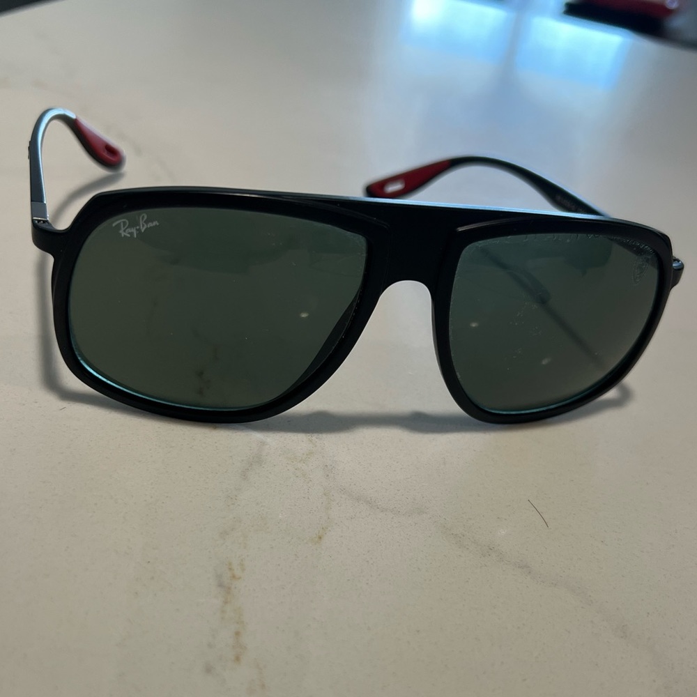 Ray-Ban SCUDERIA FERRARI F602/71 57 17 145 3N Sunglasses RB4308M